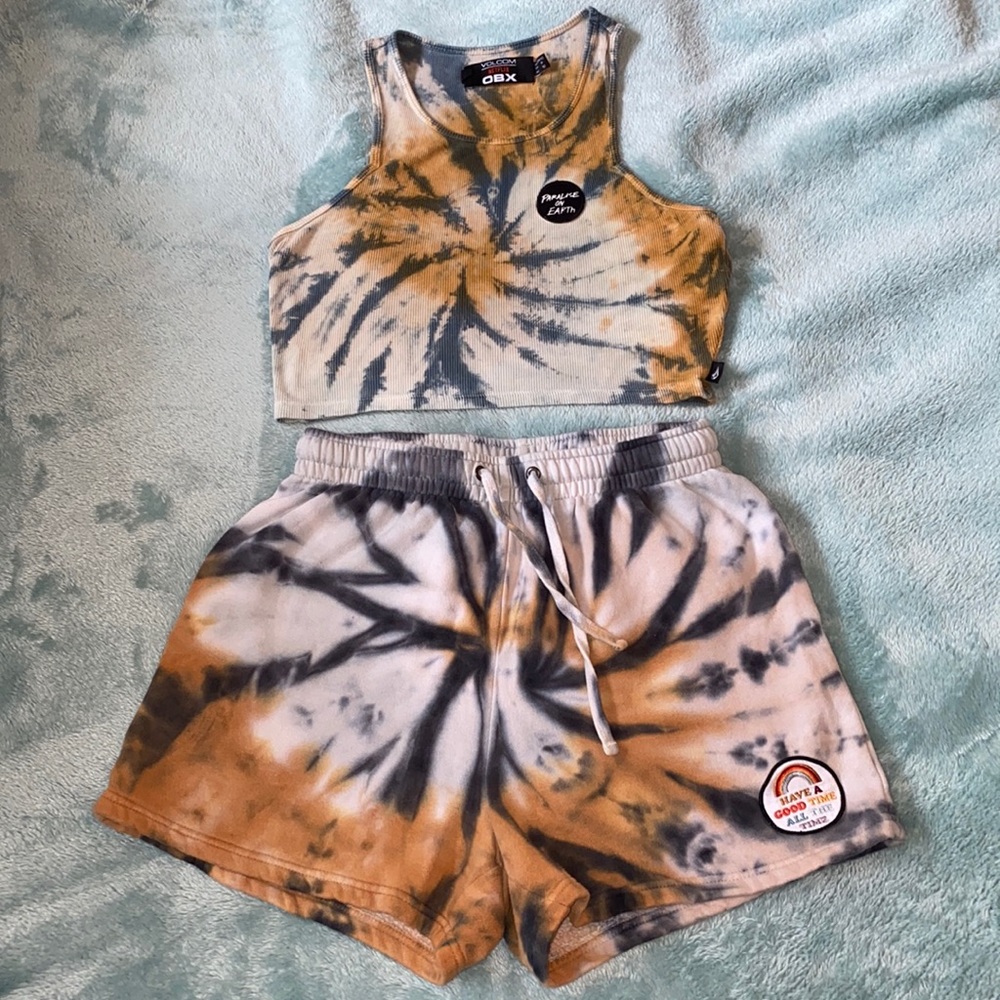 Volcom X OBX Lounge set